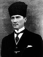 Atatürk, Mustafa Kemal este