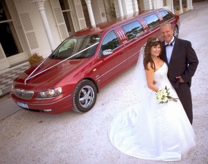 Autó egy esküvő