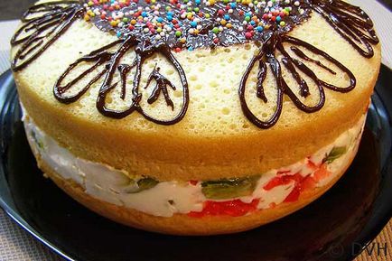 Бісквітний торт з сметанно-желейної прошарком, мої улюблені рецепти