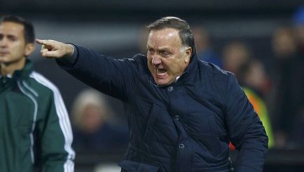 Dick Advocaat Anyukov néz ferde szemmel nem, nem vagyok a barátod!