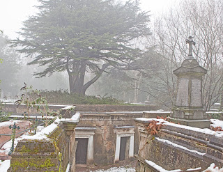 Obiectivele din Londra, cimitirul haygate, hello, london