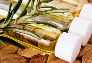 Ефірна олія розмарину для волосся застосування в домашніх умовах