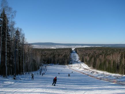 A sípálya „meleg hegy”, a város Pervouralsk, Szverdlovszk régióban