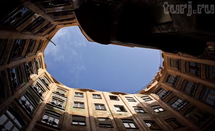 Spania, Barcelona, ​​la pedrera sau casa care a construit Gaudi