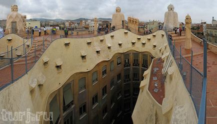 Spania, Barcelona, ​​la pedrera sau casa care a construit Gaudi