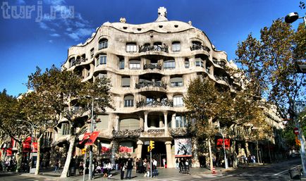 Spania, Barcelona, ​​la pedrera sau casa care a construit Gaudi