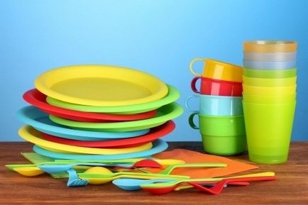 Використання пластикового посуду і наше здоров'я відповідає дієтолог
