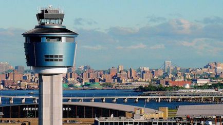 Cum se ajunge de la Aeroportul La Guardia la New York