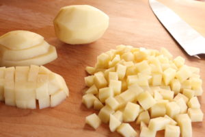 Як нарізати картоплю