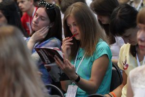 Ahogy telt az egyházi vezetők a stafétabotot a fiatalok minisztérium - Adventista Christian Church hetedik