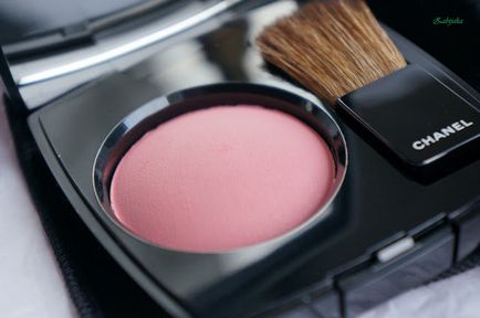 Aventurile cosmetice bully blush chanel joues contraste în umbra # 72 rose initiale