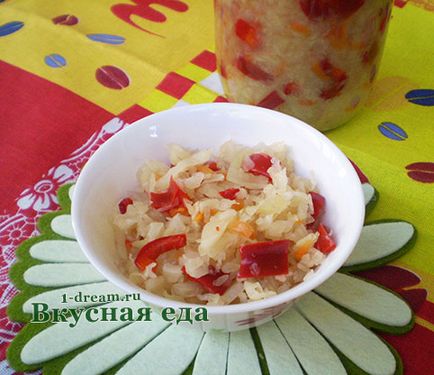 Квашена капуста з болгарським перцем - хрустка квашена капуста на зиму - смачна їжа