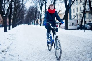 Experiența personală a modului de a călări o bicicletă în timpul iernii