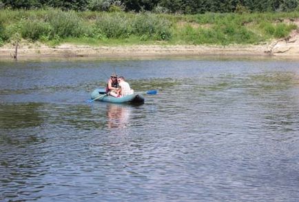 Prinde pe guma de râu în timpul verii de pescuit de căldură pe gingii în timpul verii