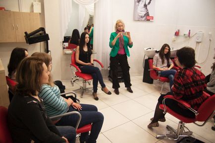 Master-clasa cu privire la utilizarea de dispozitive pentru hair styling și crearea coafuri de la Philips