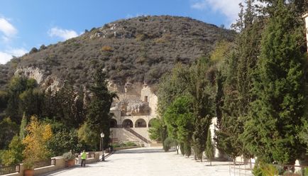 Agios Neophytos Monastery remete - Közlöny Ciprus