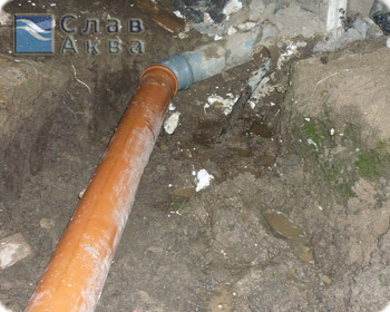 Монтаж зовнішніх каналізаційних труб