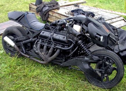 Motorcycle War - 5000 cu mâinile proprii (fotografie)