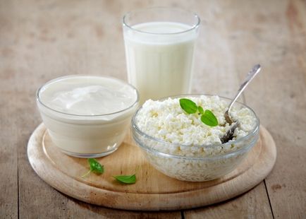 Este posibil să brânză de vaci cu gastrită, iaurt, ryazhenka, brânză sau smântână cu gastrită