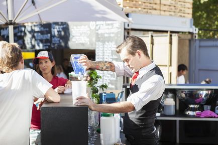 Designul original al cafenea-pavilionului din paleti