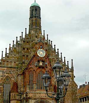 Principalele atracții din Nürnberg în Germania sunt ceea ce puteți vedea în fotografia și descrierea din Nürnberg