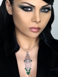 Caracteristici, magie arabă make-up de la est în vedere