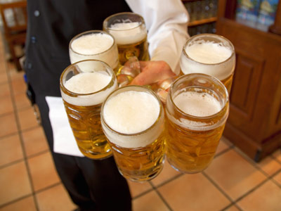 Caracteristicile sălilor de bere din Germania sau diferența dintre cneipe din bierhaus și bierkeller din biergarten