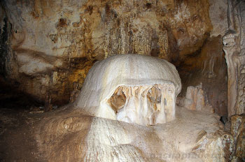 Emine-Bair-Khosar vagy Mammoth Cave Krím
