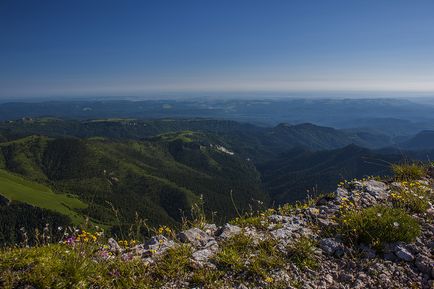 Treceri și porți dracului, trekking în munți