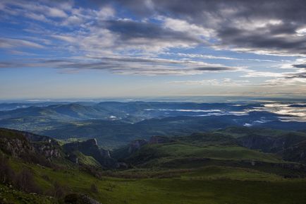 Treceri și porți dracului, trekking în munți