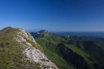 Treceri și porți dracului, trekking în munți