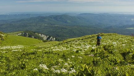 Похід Тхач і чортові ворота, похід в гори