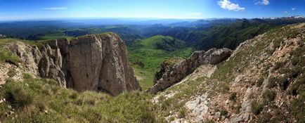 Treceri și porți dracului, trekking în munți