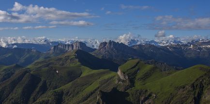 Treceri și porți dracului, trekking în munți