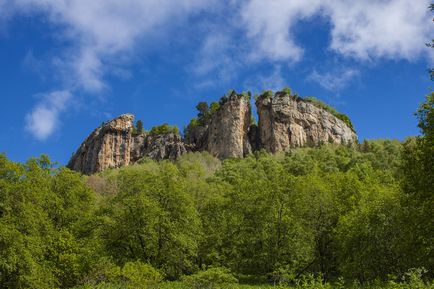 Treceri și porți dracului, trekking în munți