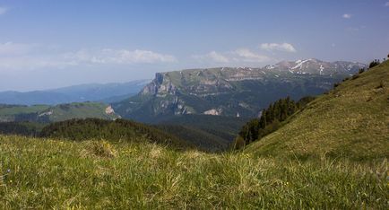 Treceri și porți dracului, trekking în munți