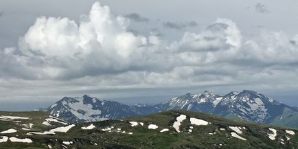 Treceri și porți dracului, trekking în munți