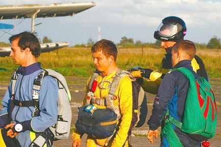 Скачане с парашут в Калининград, парашутизъм в Калининград