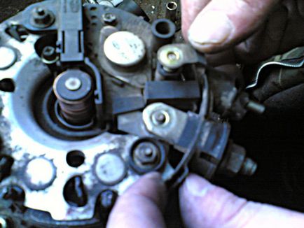 Repararea generatorului nissan primera de mâinile proprii · motor nissan · faq nissan