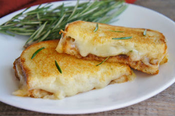 Recept grillezett sajtos szendvicset és a tojás - élelmiszer szendvicsek 1001
