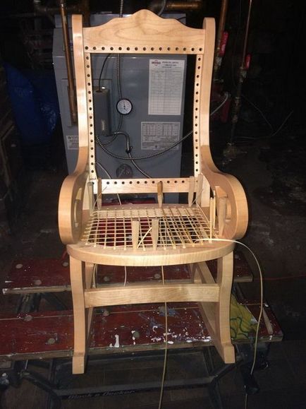 Саморобний крісло-качалка