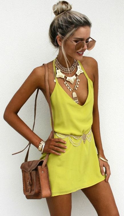 З чим носити і поєднувати яскраве жовта сукня