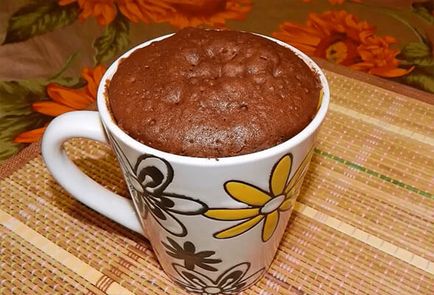 Ciocolată de ciocolată într-un cuptor multivariat și cu microunde