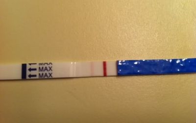 Lipsă de bandă pe fotografia testului de sarcină