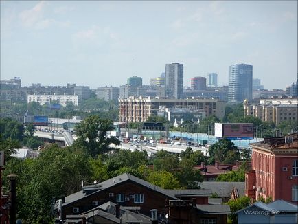 Оглядовий майданчик біля будівлі ран в москві