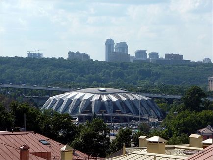 Оглядовий майданчик біля будівлі ран в москві