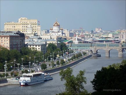 Оглядовий майданчик біля будівлі ран в москві