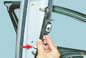 Ki- és beszerelése biztonsági övek (Opel) Ki- és beszerelése biztonsági övek