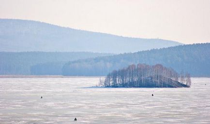 Sredneuralsk, lacul isetskoye