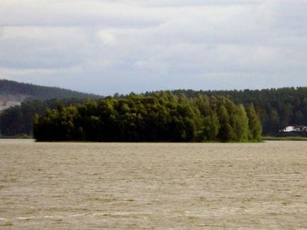 Sredneuralsk, lacul isetskoye